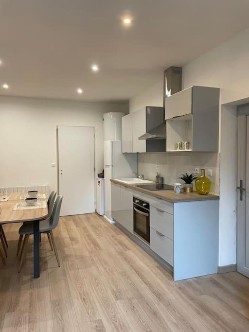 Apartment Neuf & Moderne Orgelet: Confort Assure *